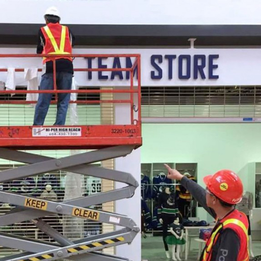 Canuck's Team Store 2